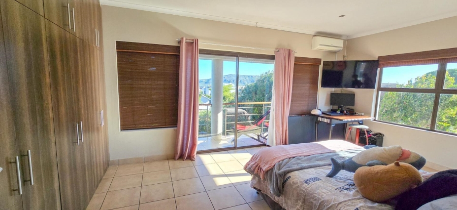 4 Bedroom Property for Sale in Myburgh Park Western Cape